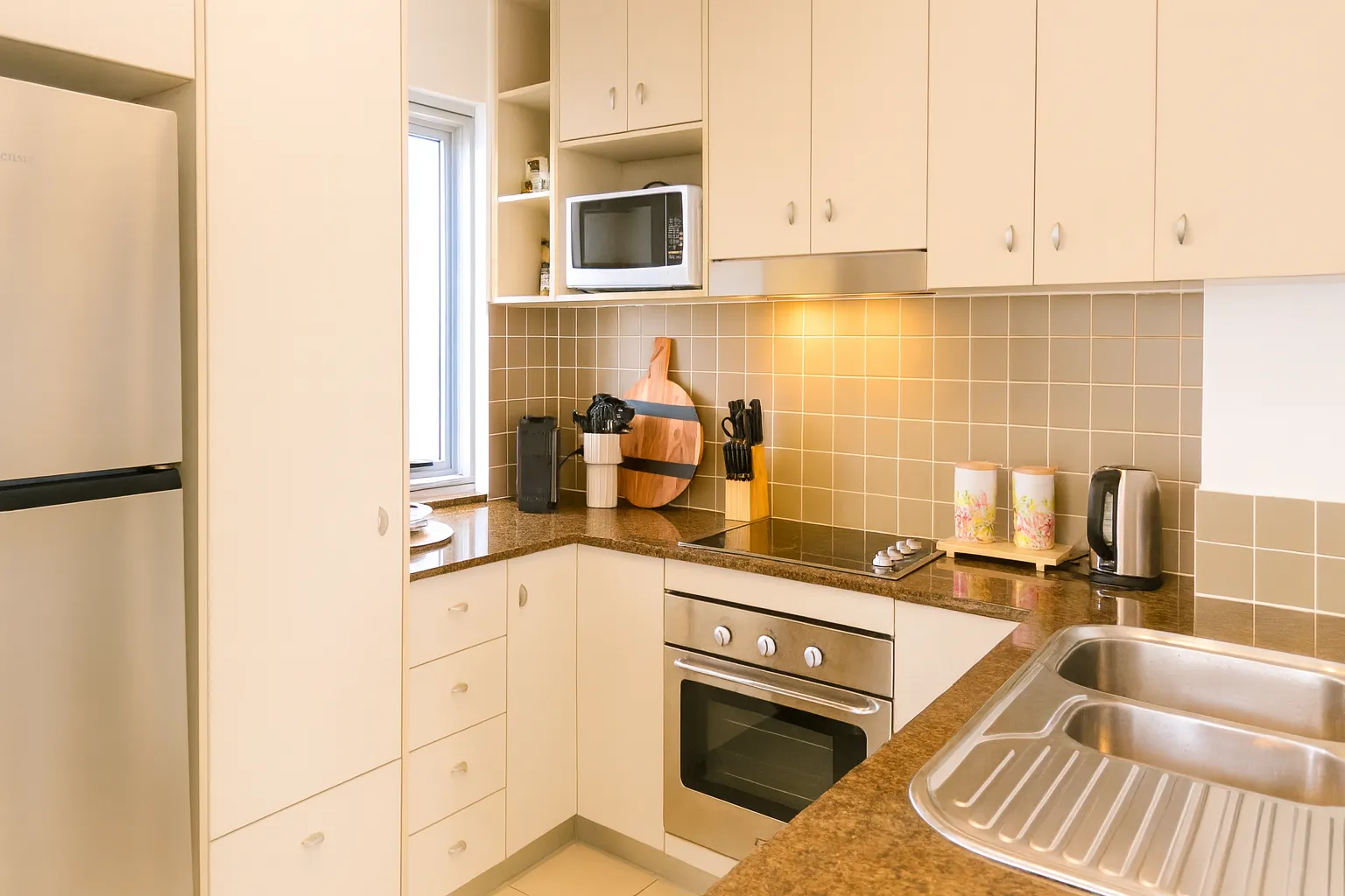 Modern full kitchen